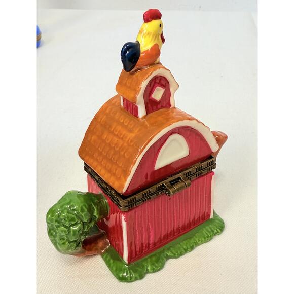 Red Barn Shape Ceramic Rooster Whimsical Farm Trinket Box Teapot - Picture 4 of 8